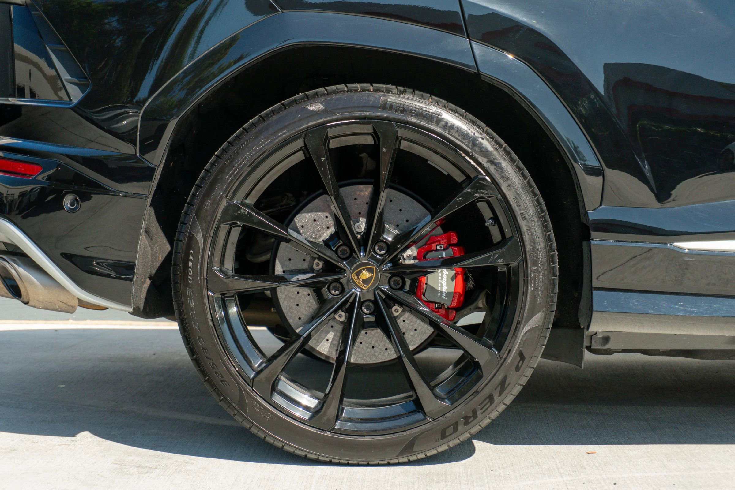 Used 2020 Lamborghini Urus image 34