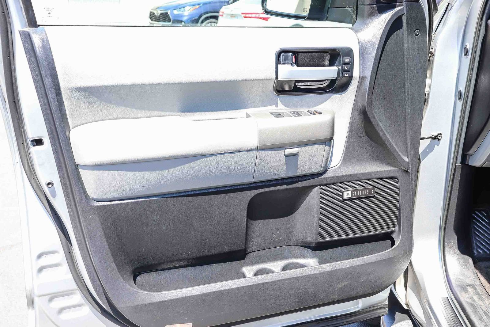 Used 2016 Toyota Sequoia Limited w/ Safety & Convenience Package AWD/4WD image 27