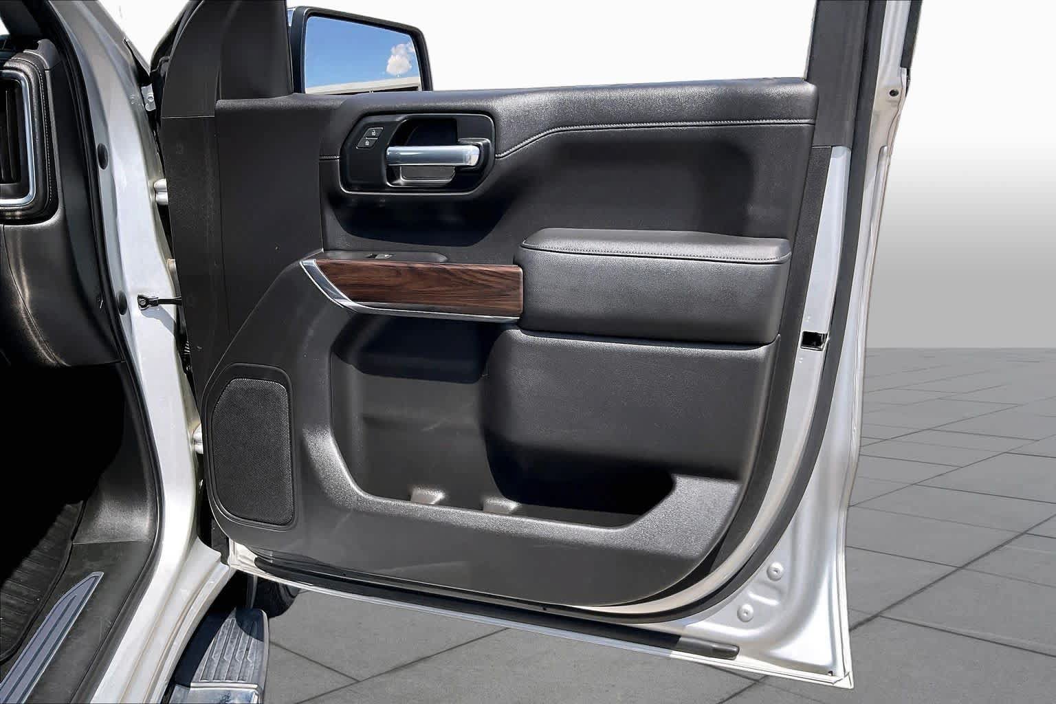 Used 2019 GMC Sierra 1500 SLT AWD/4WD image 22