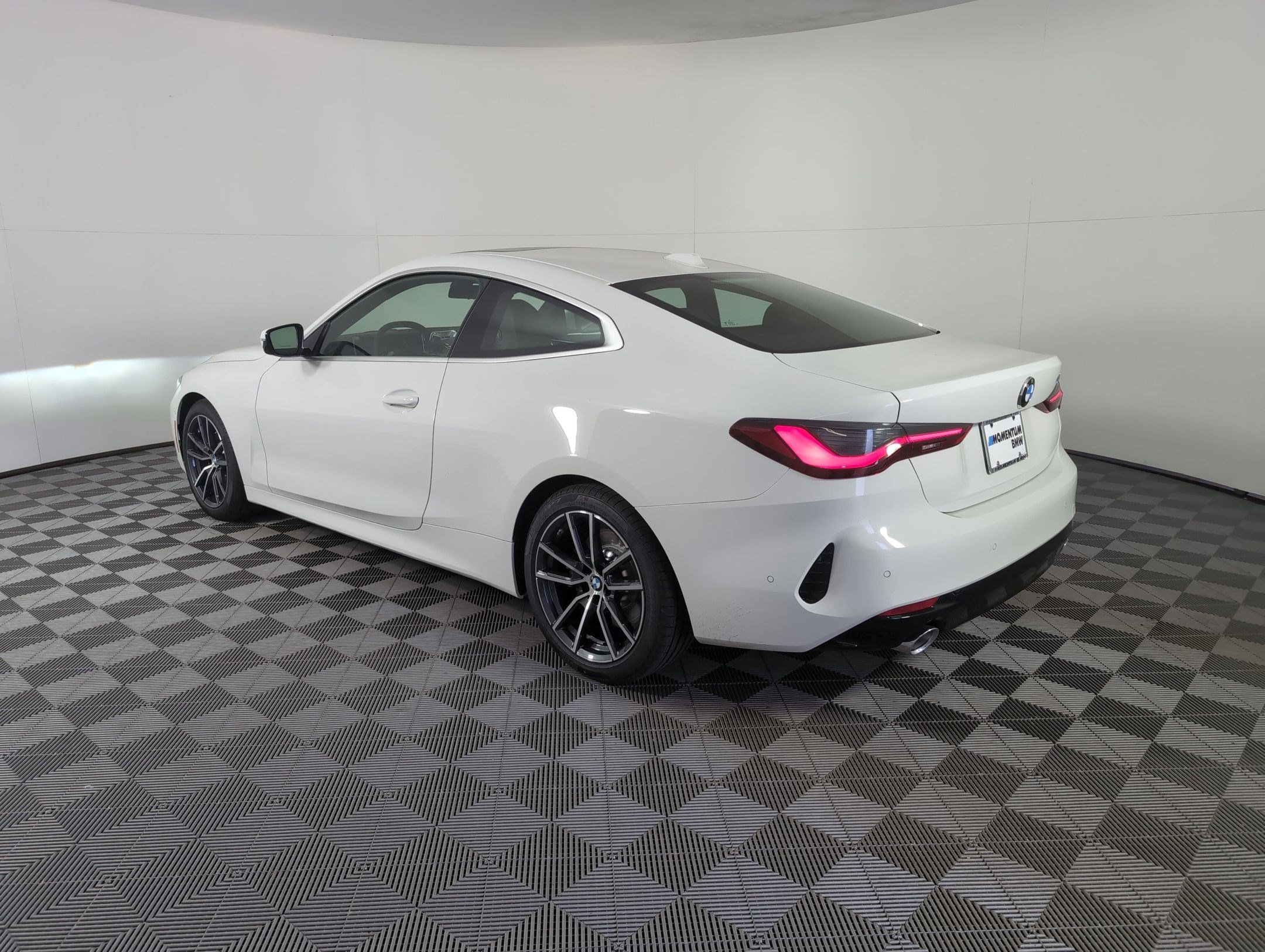 Used 2026 BMW 430i Coupe w/ Parking Assistance Package image 3