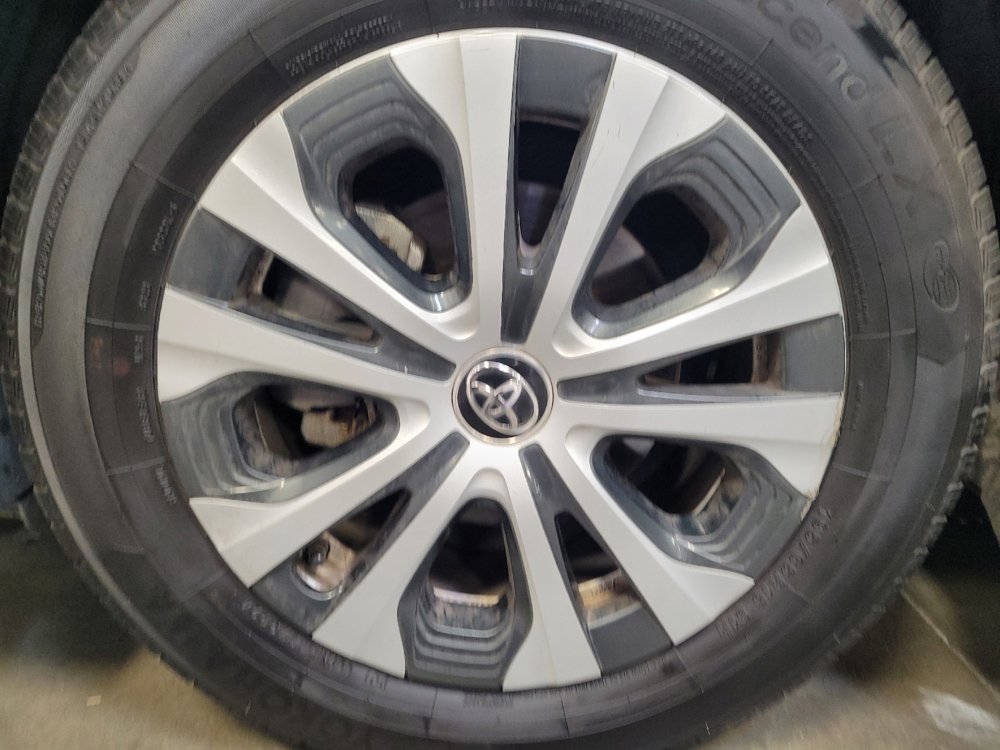 Used 2019 Toyota Prius XLE AWD/4WD image 31
