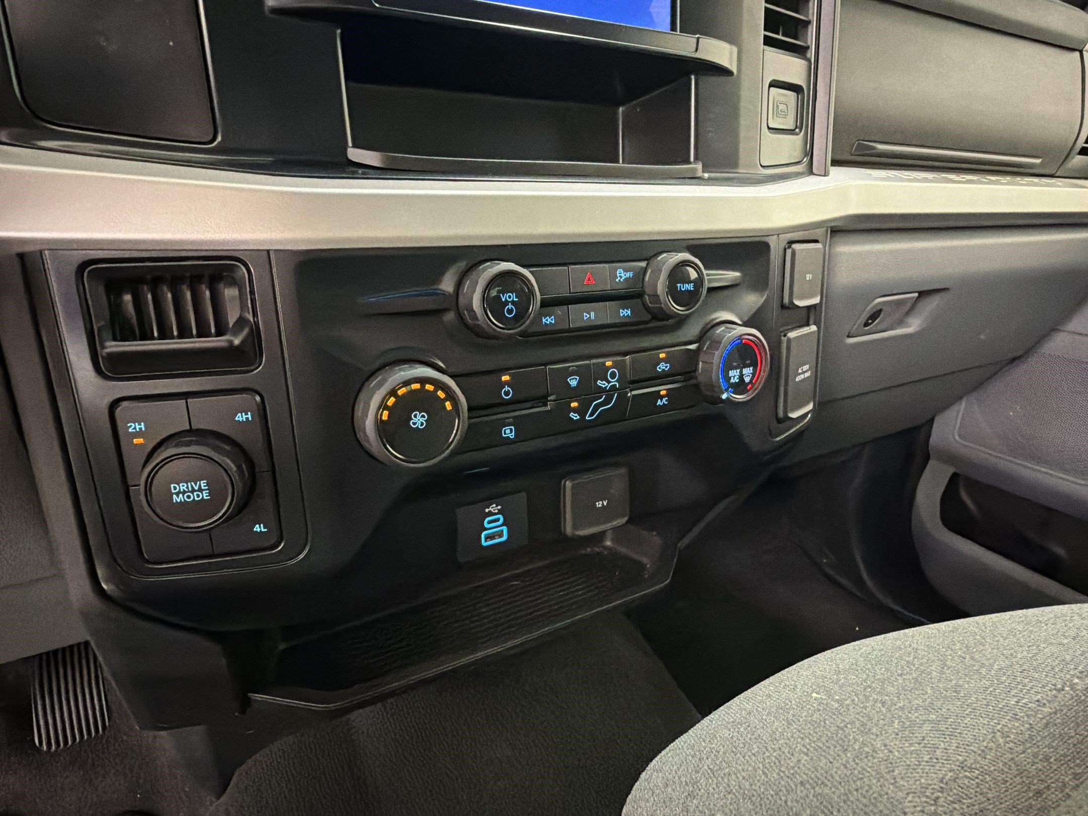 Used 2025 Ford F250 XLT AWD/4WD image 18