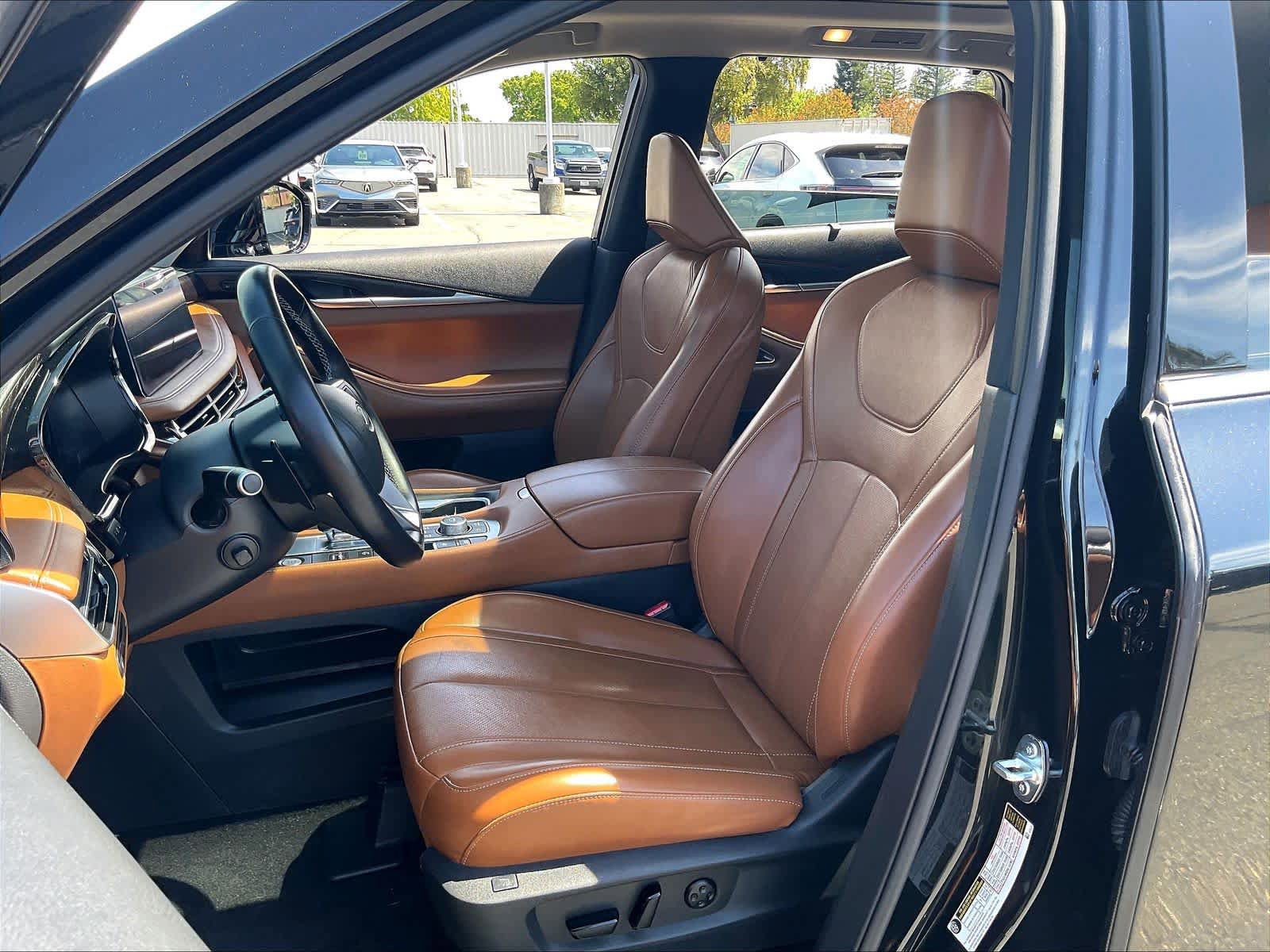 Used 2024 INFINITI QX60 Sensory w/ Vision Package AWD/4WD image 26