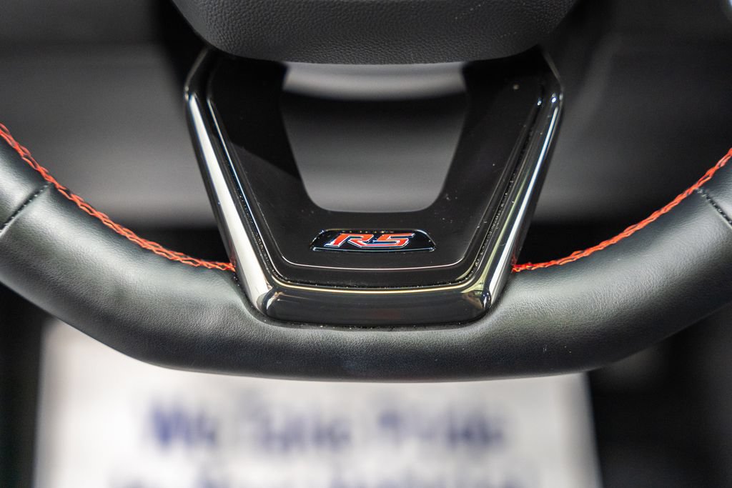 Used 2024 Chevrolet Traverse RS FWD image 33