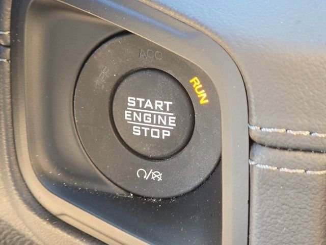 Used 2024 Jeep Wrangler Rubicon AWD/4WD image 17