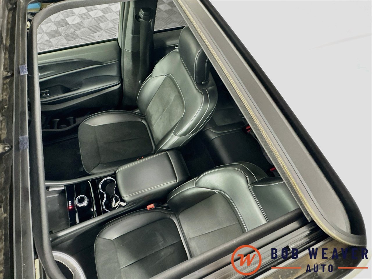Used 2023 Jeep Grand Cherokee Altitude AWD/4WD image 27
