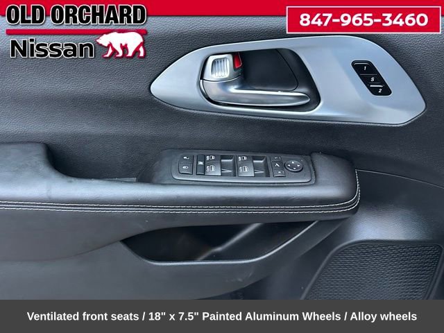 Used 2026 Chrysler Pacifica Limited FWD image 8