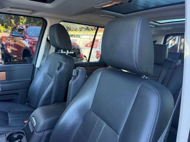 Used 2015 Land Rover LR4 HSE AWD/4WD image 25