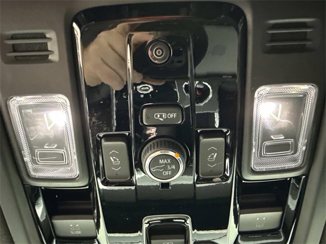 Certified 2025 Cadillac Escalade ESV V image 21