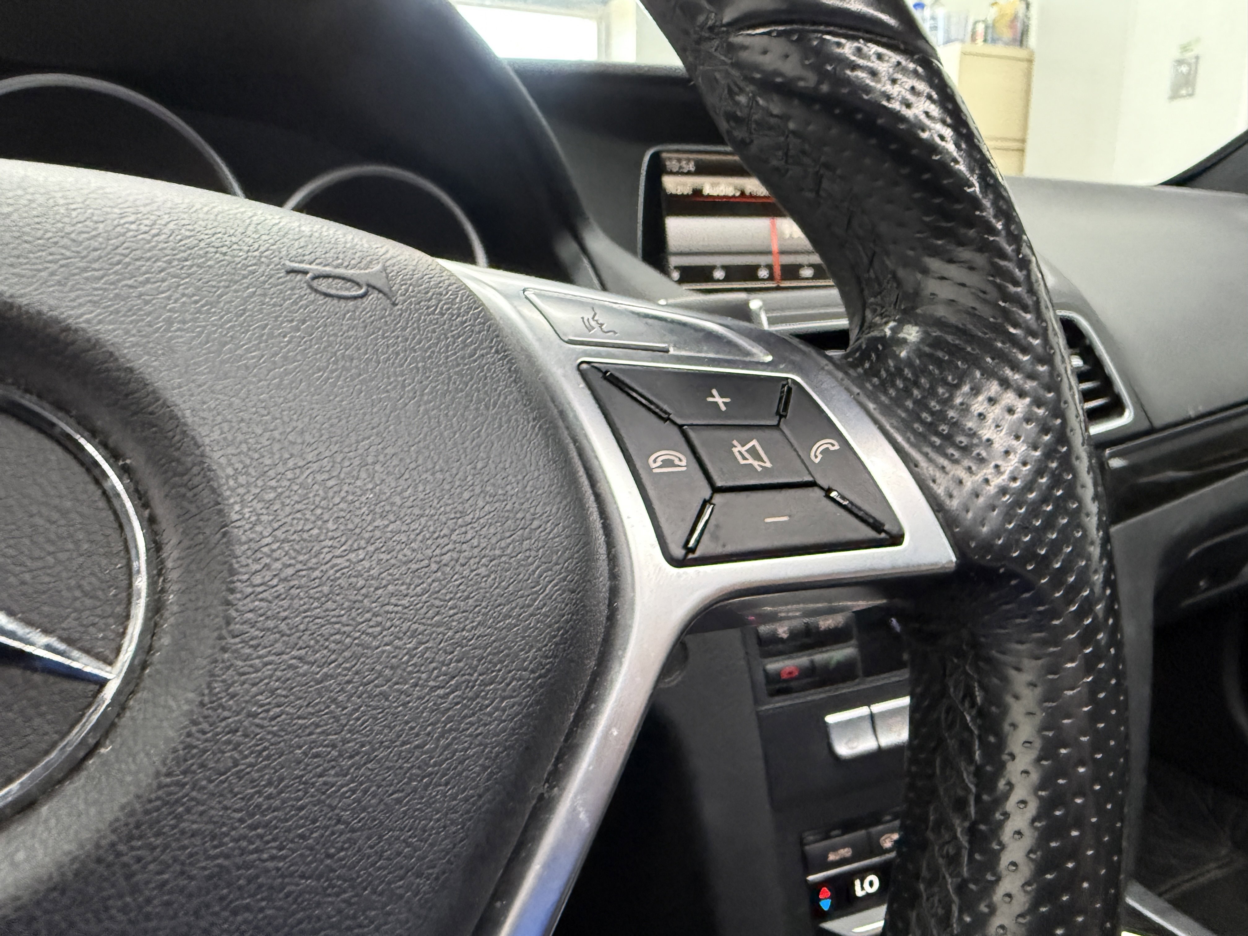 Used 2015 Mercedes-Benz E 400 4MATIC Coupe image 14
