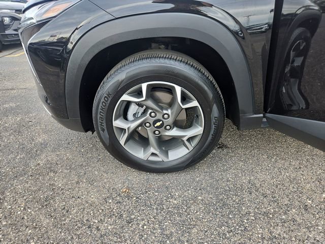 Used 2025 Chevrolet Trax LT w/ Driver Confidence Package image 27