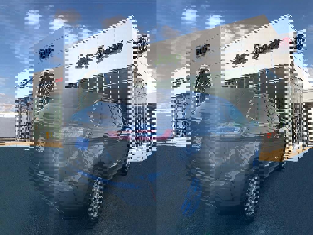 Used 2024 Ford Edge SEL image 2