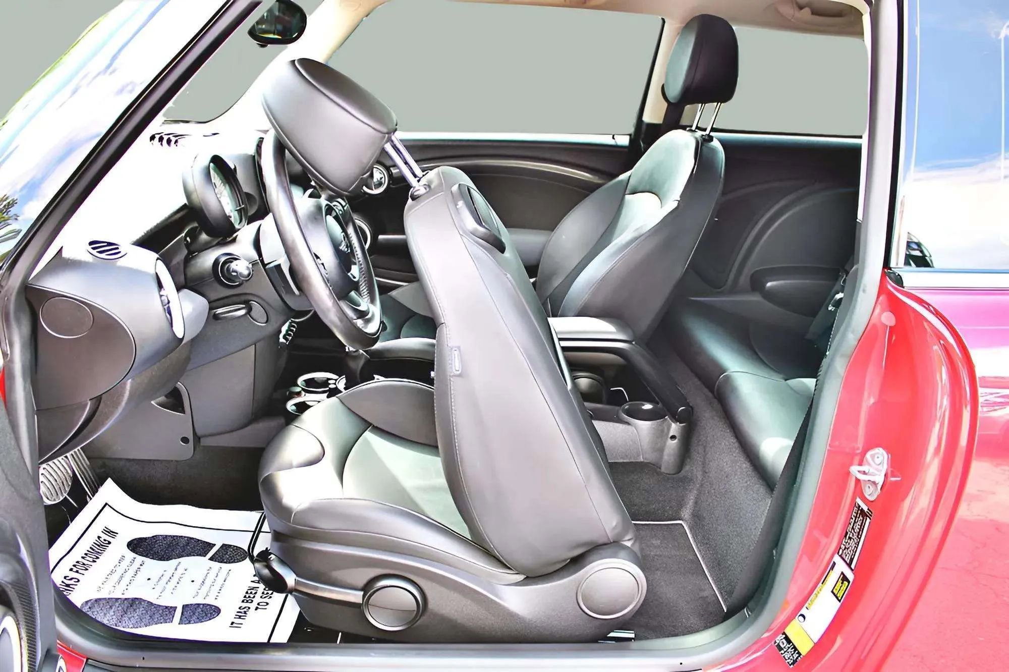 Used 2011 MINI Cooper S image 19