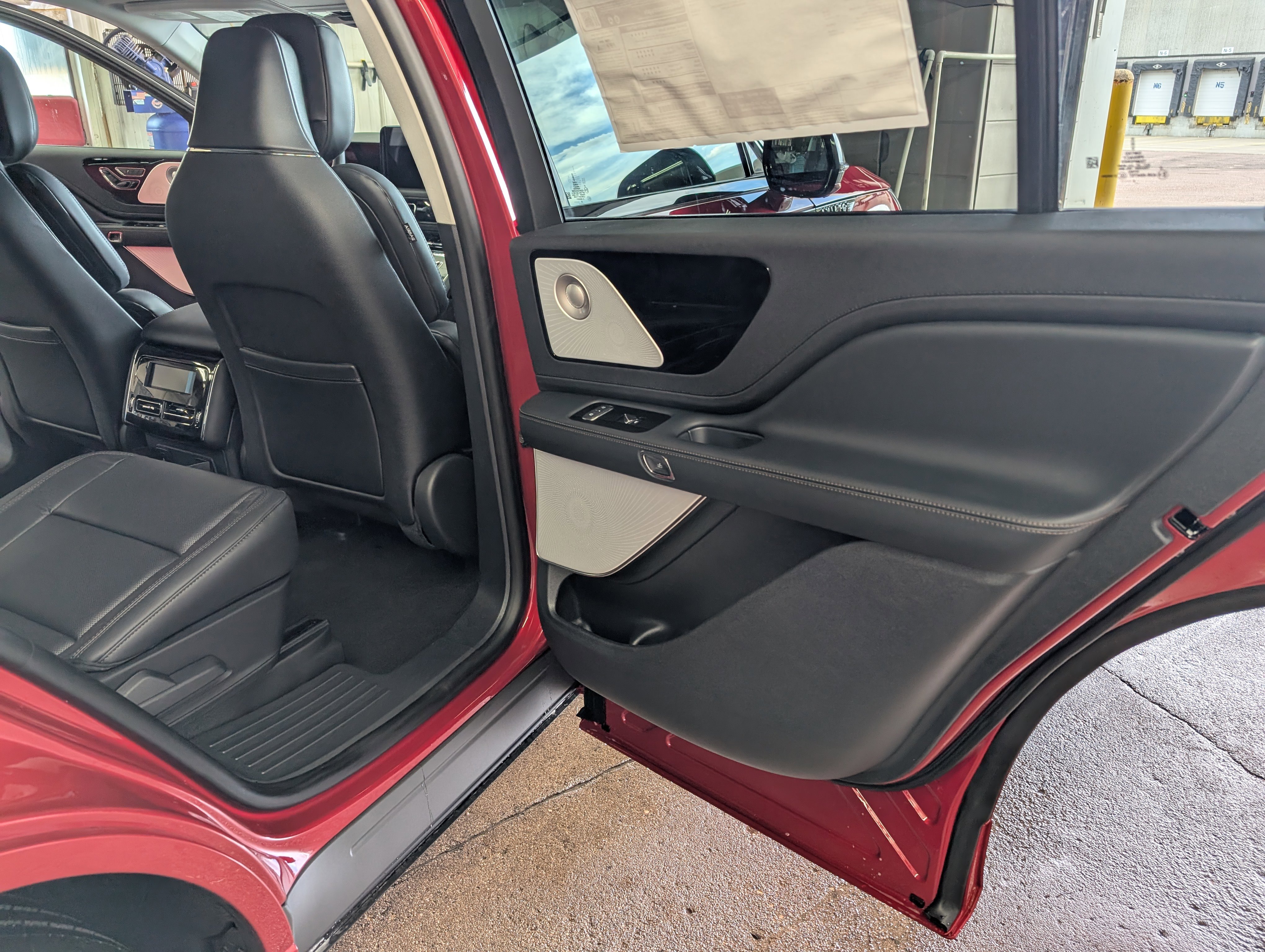 New 2025 Lincoln Aviator Reserve w/ Equipment Group 201A image 7