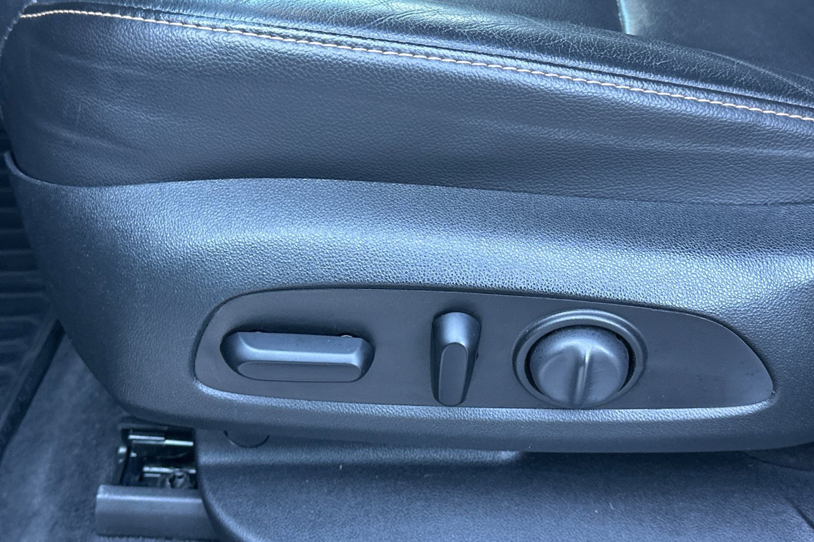 Used 2020 Chevrolet Traverse RS image 14