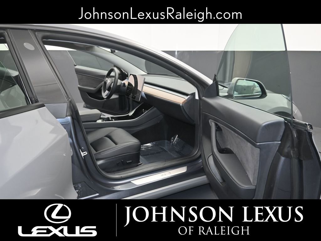 Used 2020 Tesla Model 3 Standard Range Plus image 12
