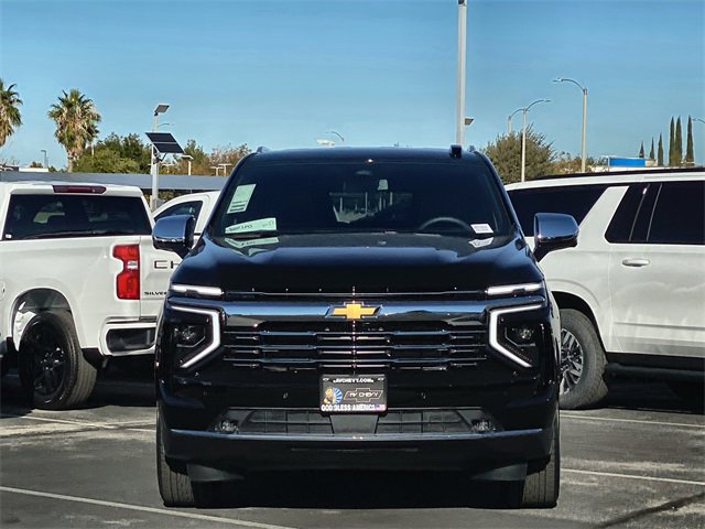 New 2026 Chevrolet Suburban Premier image 2