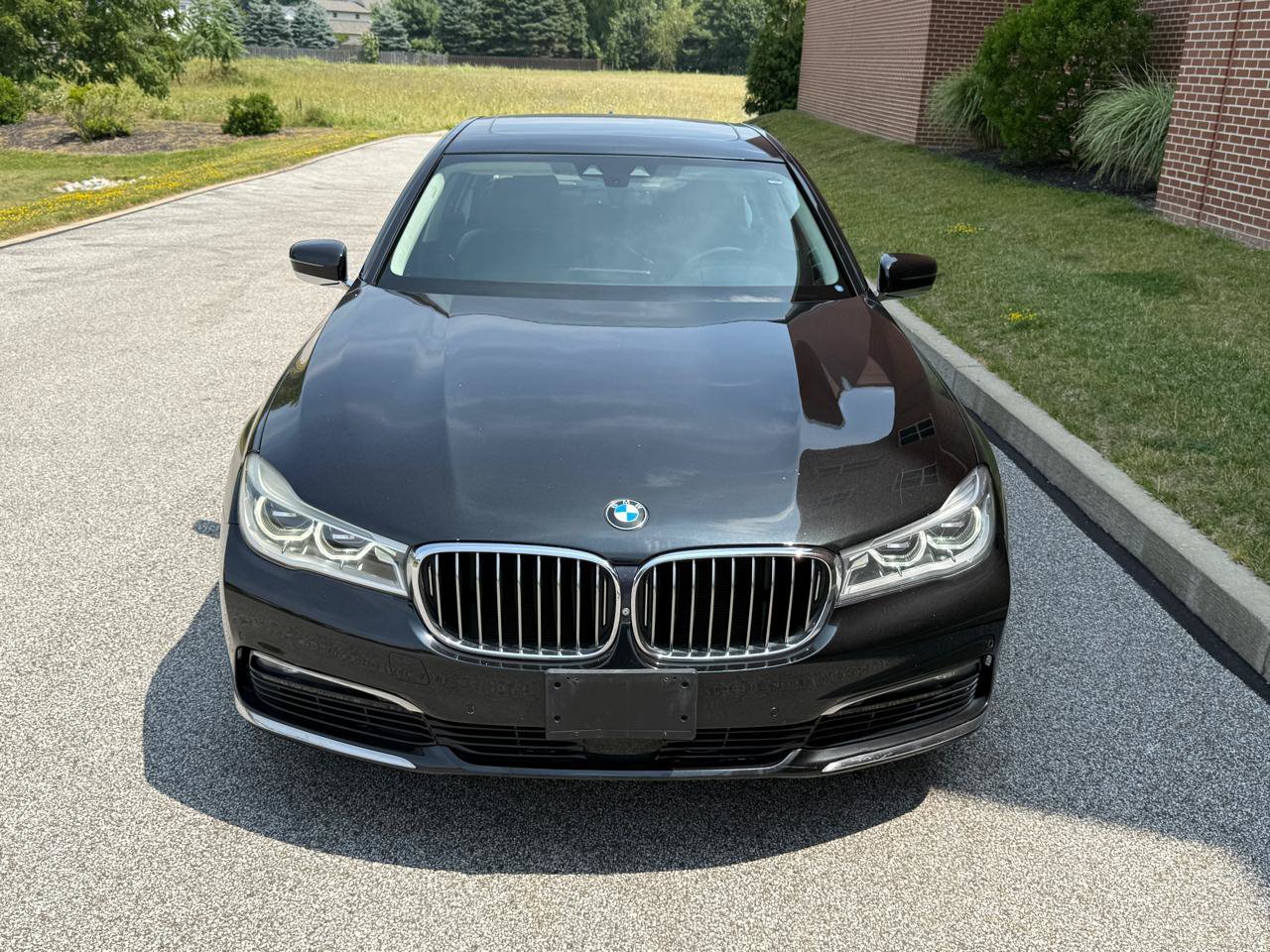 Used 2017 BMW 750i xDrive AWD/4WD image 19