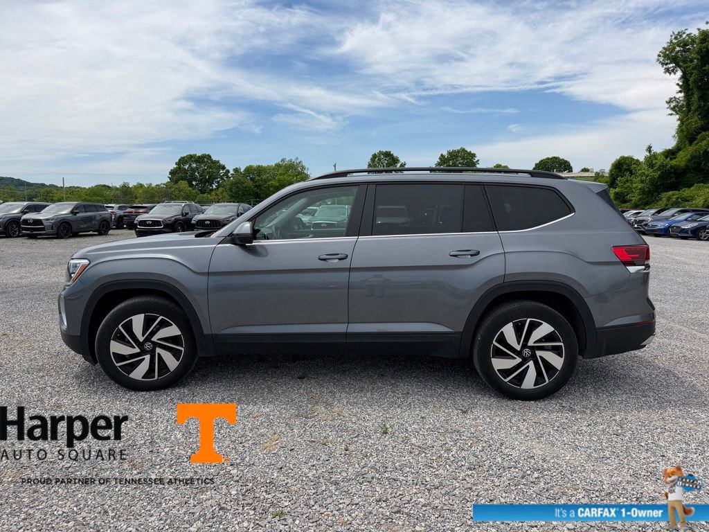 Used 2024 Volkswagen Atlas SE w/ Panoramic Sunroof Package AWD/4WD image 2