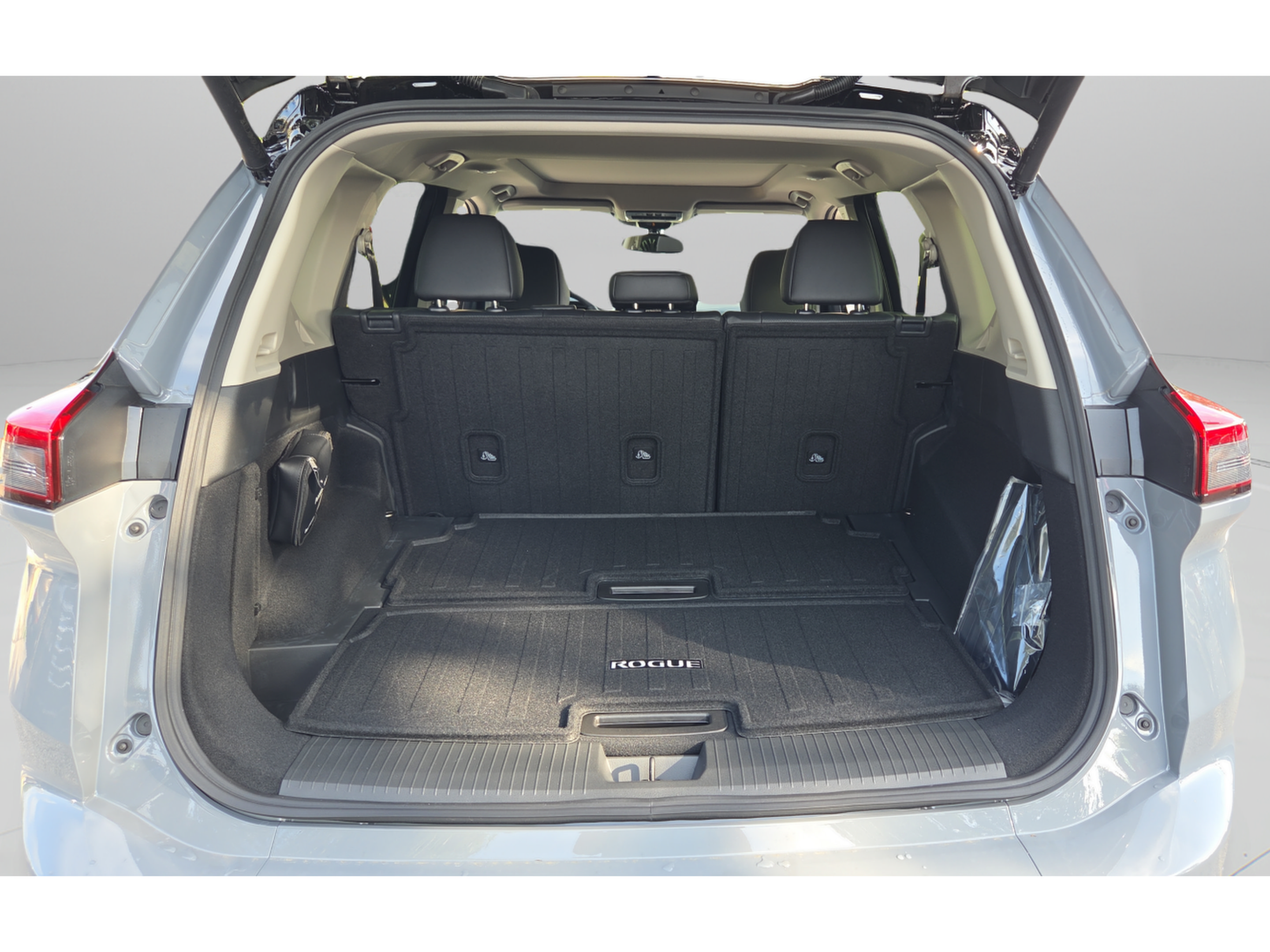 New 2026 Nissan Rogue Platinum w/ Platinum Premium Package AWD/4WD image 14
