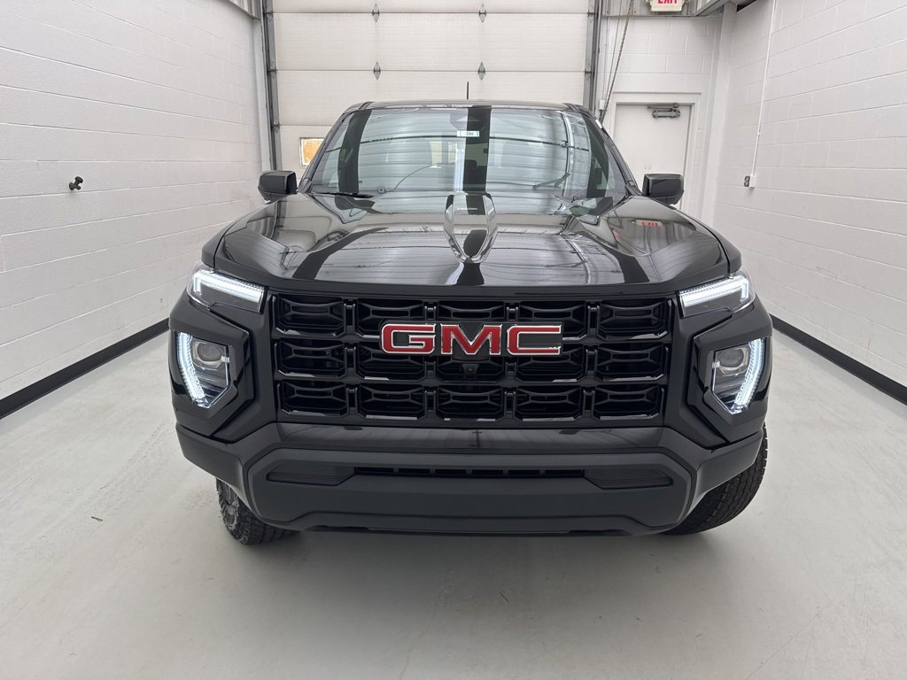 New 2025 GMC Canyon Elevation w/ Technology Package image 2