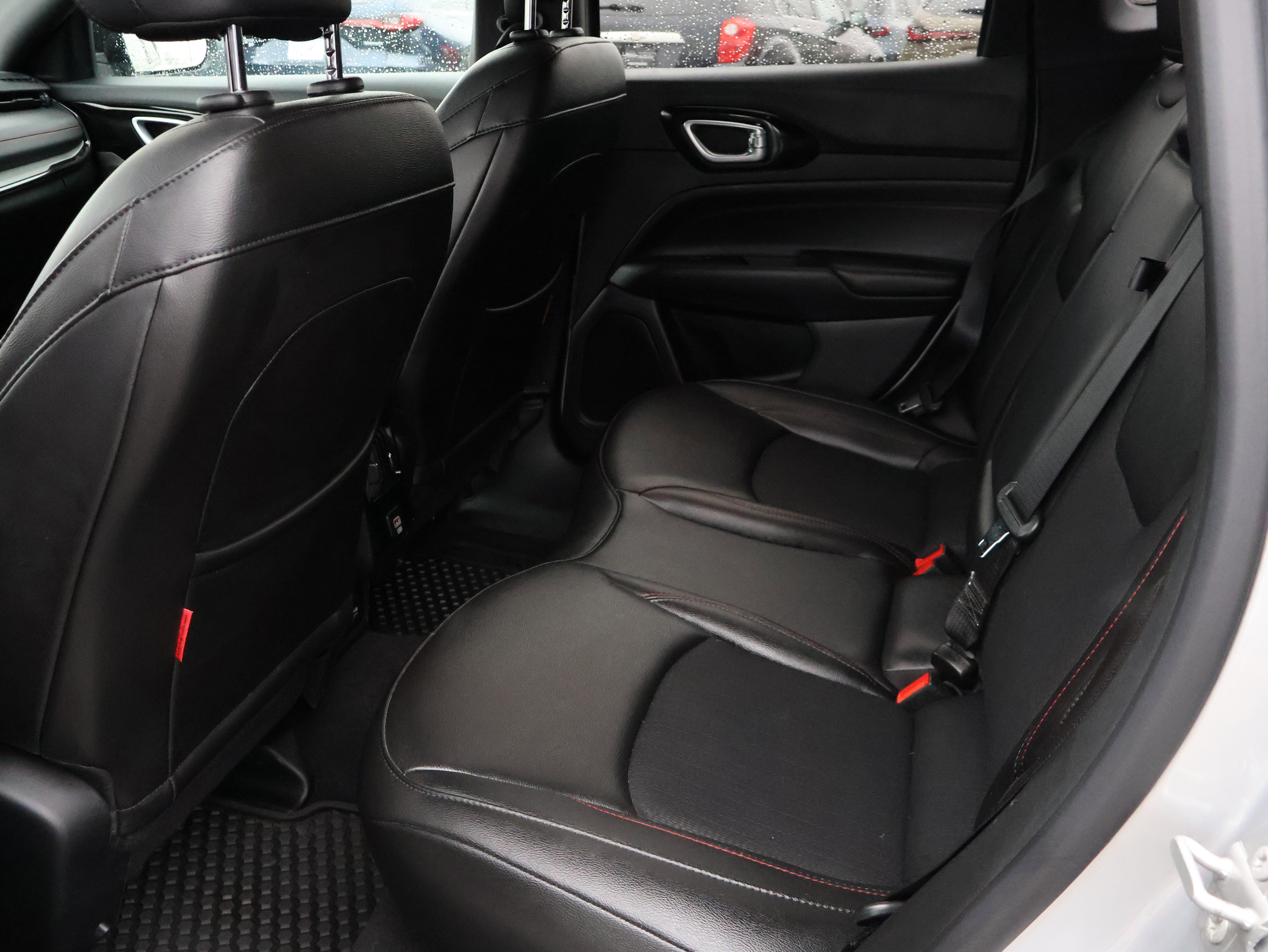 Used 2025 Jeep Compass Trailhawk AWD/4WD image 17