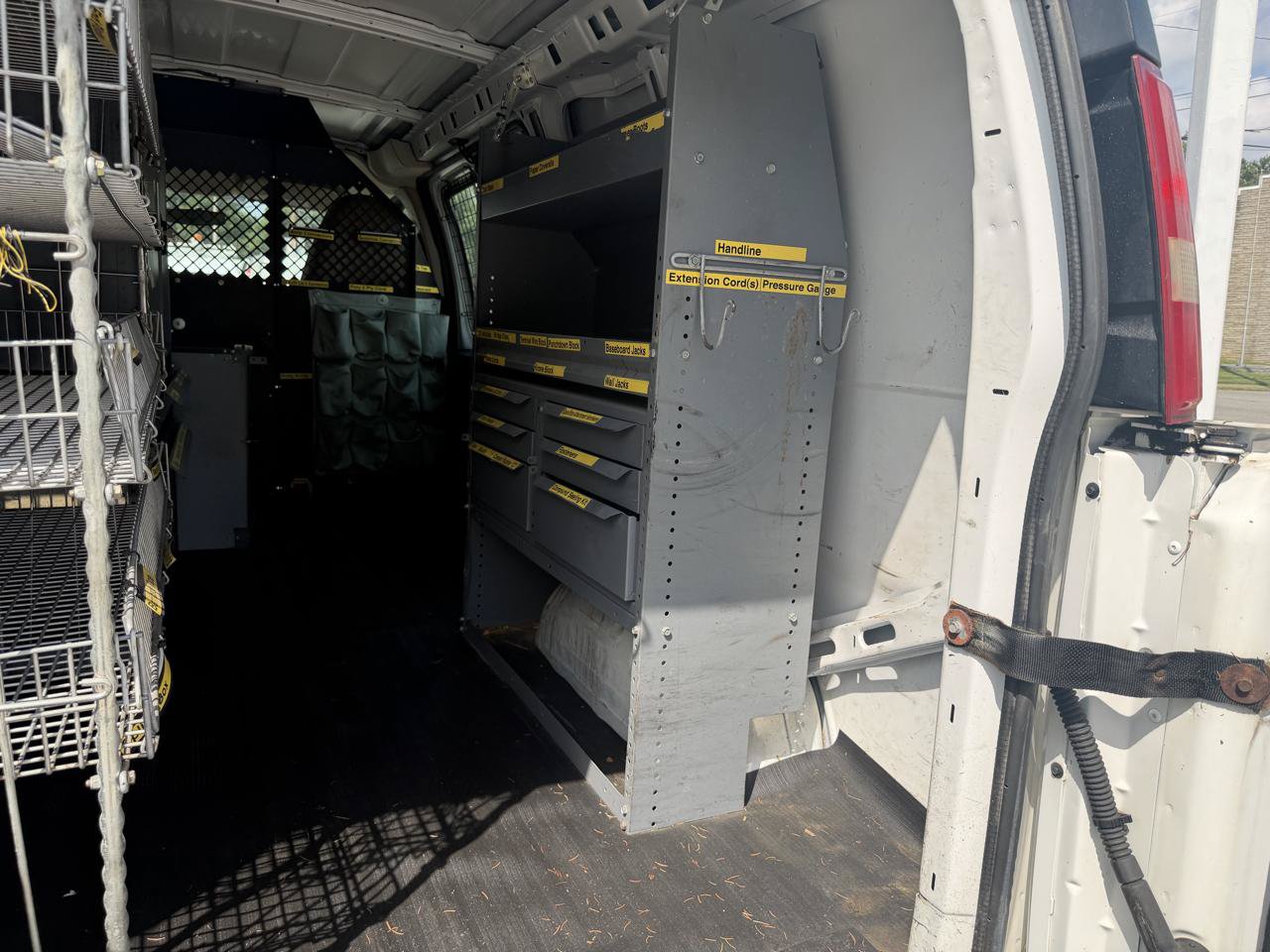 Used 2012 Chevrolet Express 2500 RWD image 16