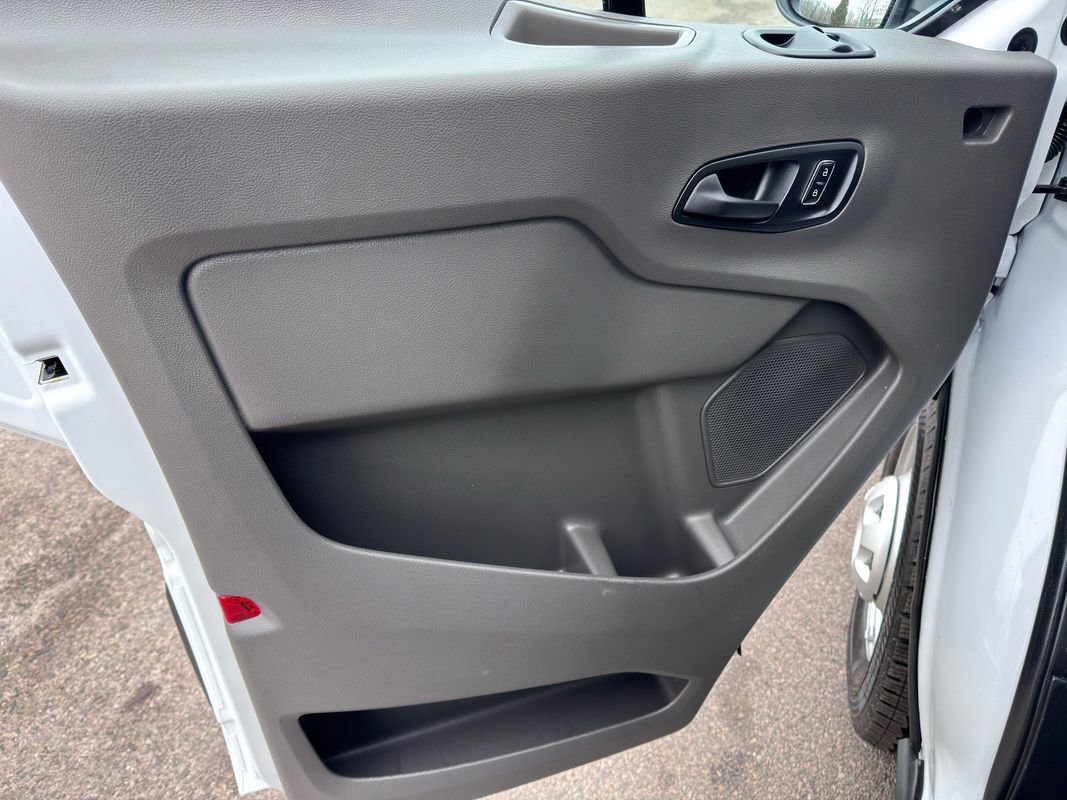 Used 2025 Ford Transit 350 Medium Roof AWD w/ Interior Upgrade Package image 10