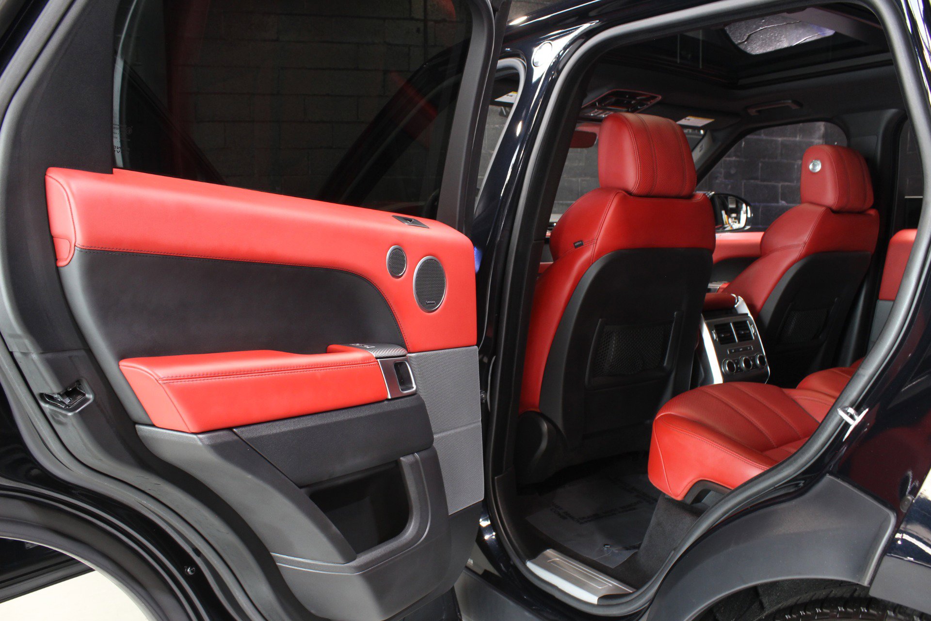 Used 2017 Land Rover Range Rover Sport Autobiography image 36