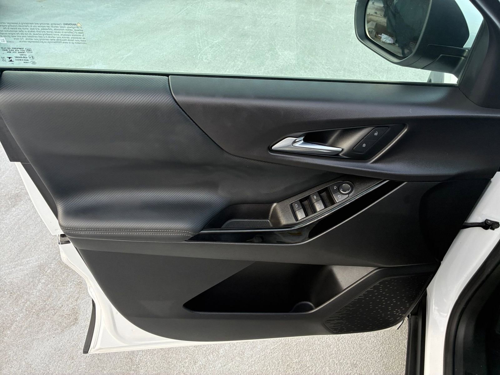 Used 2025 Chevrolet Equinox LT image 20