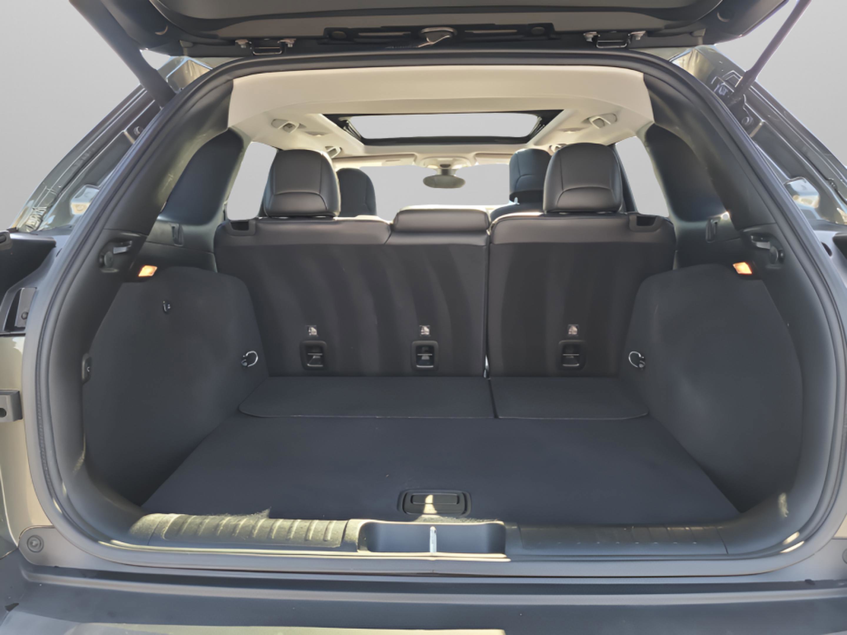 Used 2019 Jeep Cherokee Limited w/ Luxury Group image 30