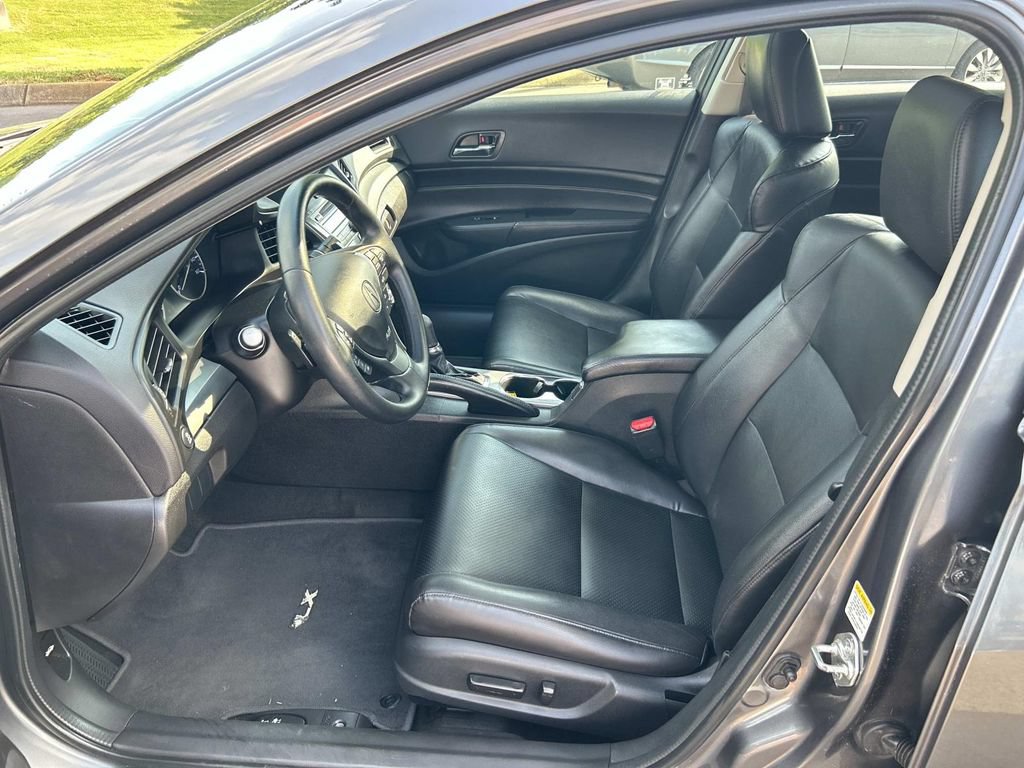 Used 2013 Acura ILX w/ Technology Package FWD image 23