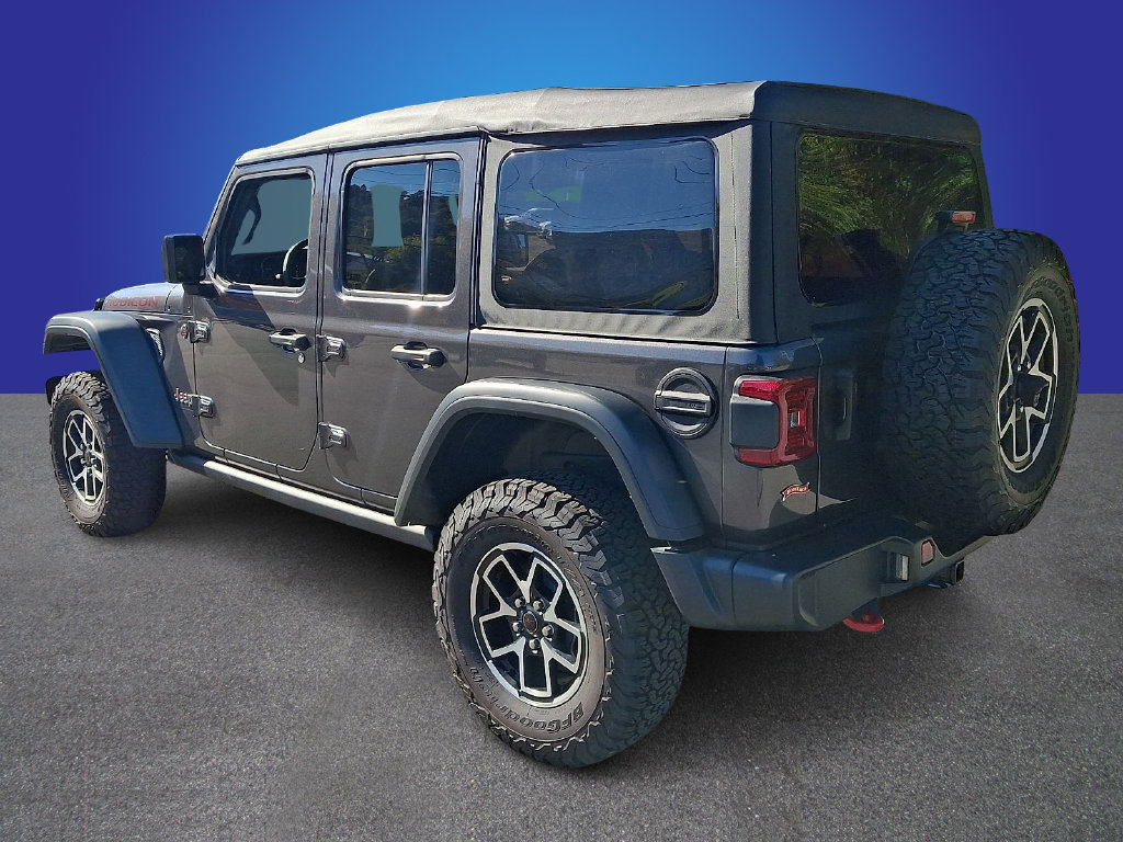 Used 2025 Jeep Wrangler Unlimited Rubicon w/ Convenience Group AWD/4WD image 6