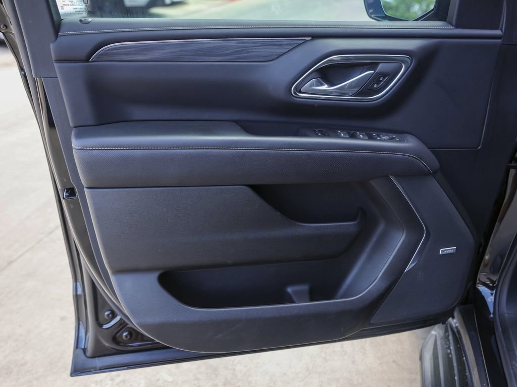 Used 2023 GMC Yukon SLT w/ SLT Luxury Package image 33