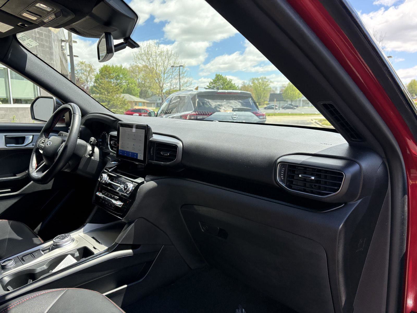 Certified 2023 Ford Explorer ST-Line w/ Class IV Trailer Tow Package AWD/4WD image 22