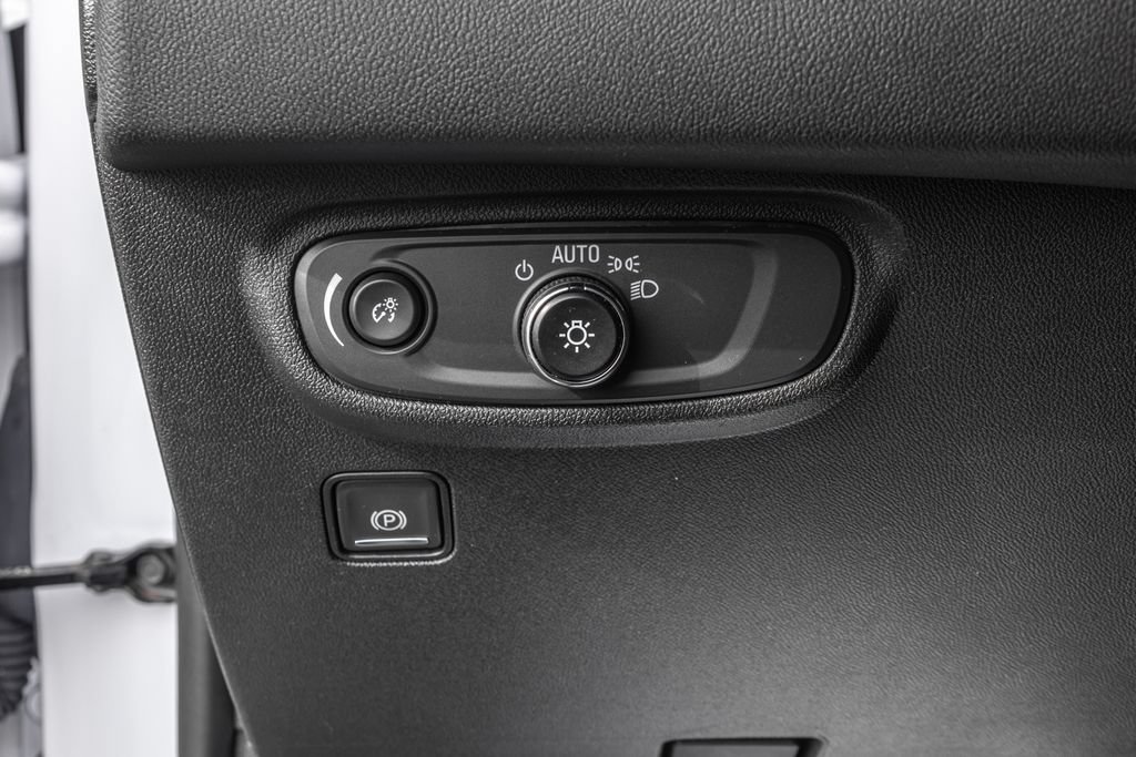 Used 2023 GMC Terrain SLE w/ Driver Convenience Package FWD image 28