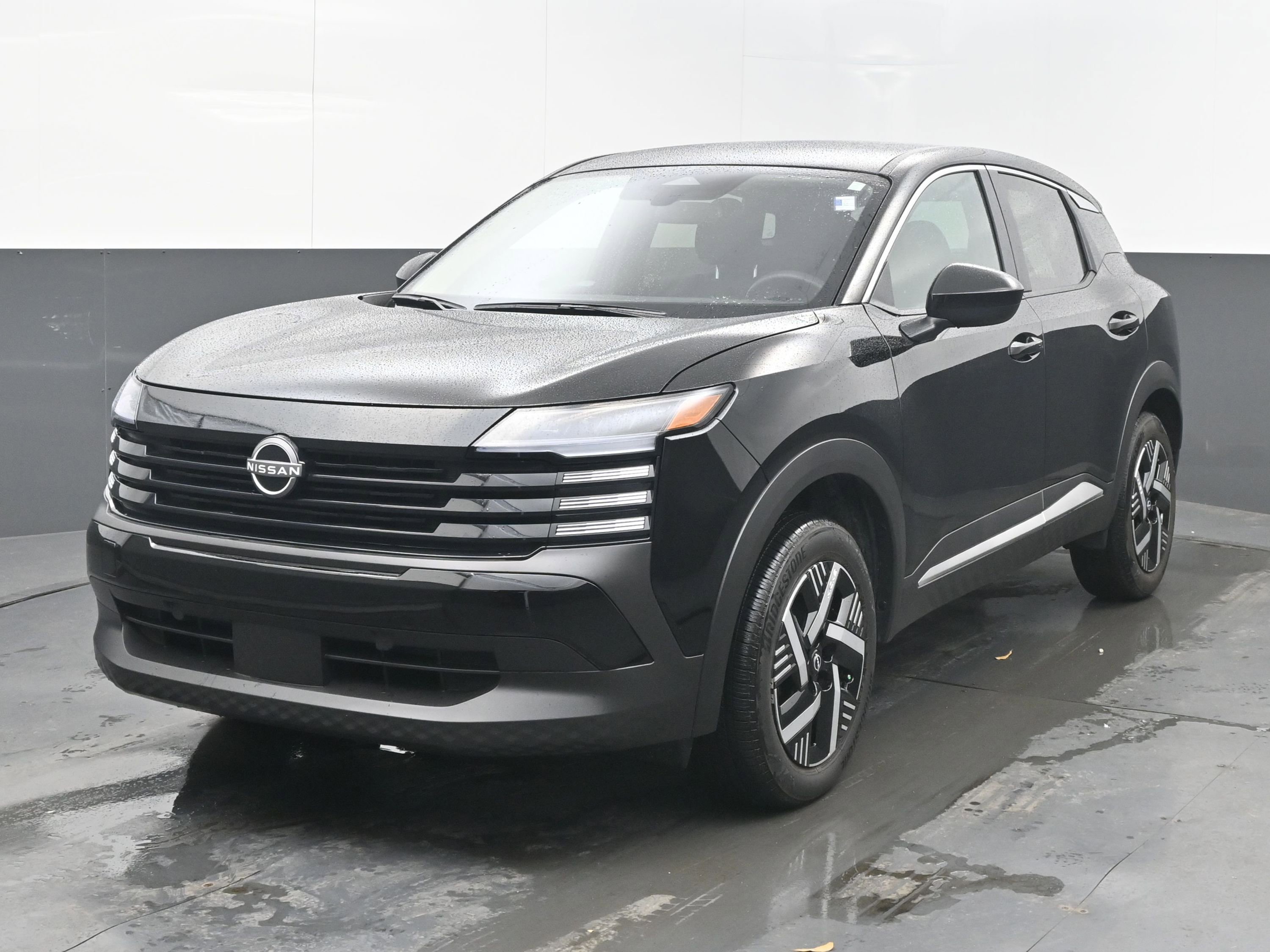 Certified 2025 Nissan Kicks SV image 3