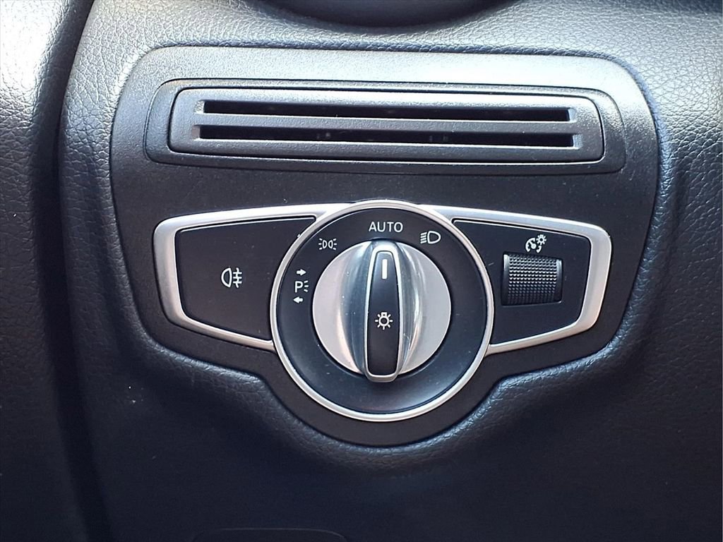 Used 2021 Mercedes-Benz GLC 300 image 17