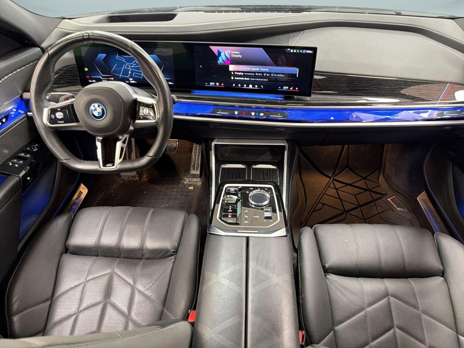 Used 2024 BMW i7 xDrive60 w/ Executive Package AWD/4WD image 28