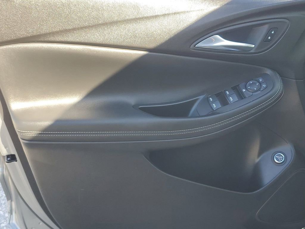 Used 2023 Buick Encore GX Select image 41