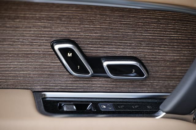 New 2026 Land Rover Range Rover Long Wheelbase SE image 28