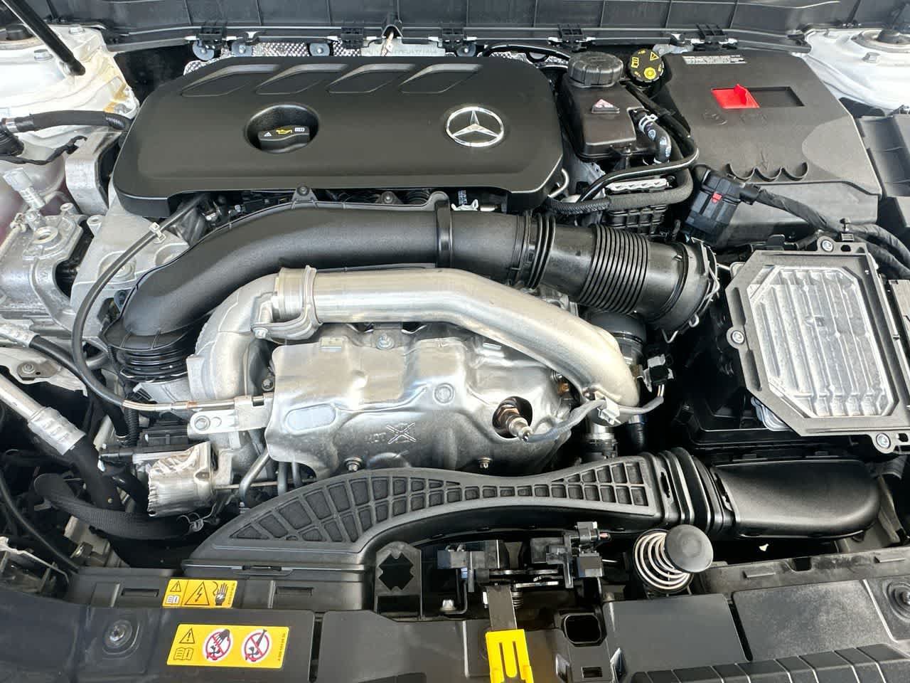 Used 2025 Mercedes-Benz GLB 250 4MATIC w/ Exclusive Package image 12