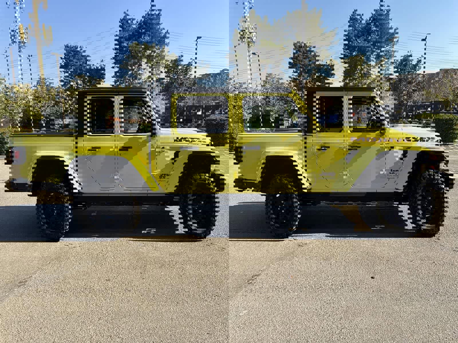 Used 2023 Jeep Gladiator Mojave w/ Cold Weather Group image 3