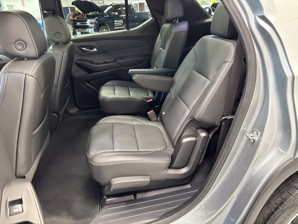 Used 2023 Chevrolet Traverse LT w/ LT Premium Package AWD/4WD image 47