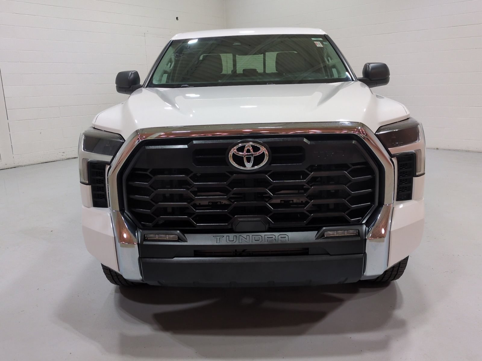 Used 2024 Toyota Tundra SR5 w/ TRD Off-Road Package AWD/4WD image 8