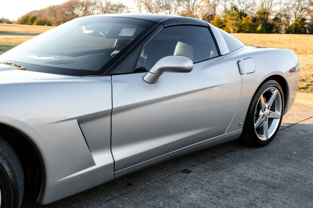 Used 2006 Chevrolet Corvette Coupe w/ Preferred Equipment Group image 8
