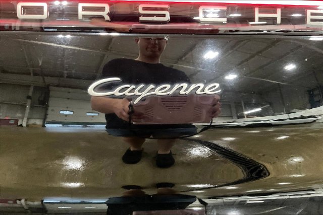 Used 2023 Porsche Cayenne Platinum Edition AWD/4WD image 9