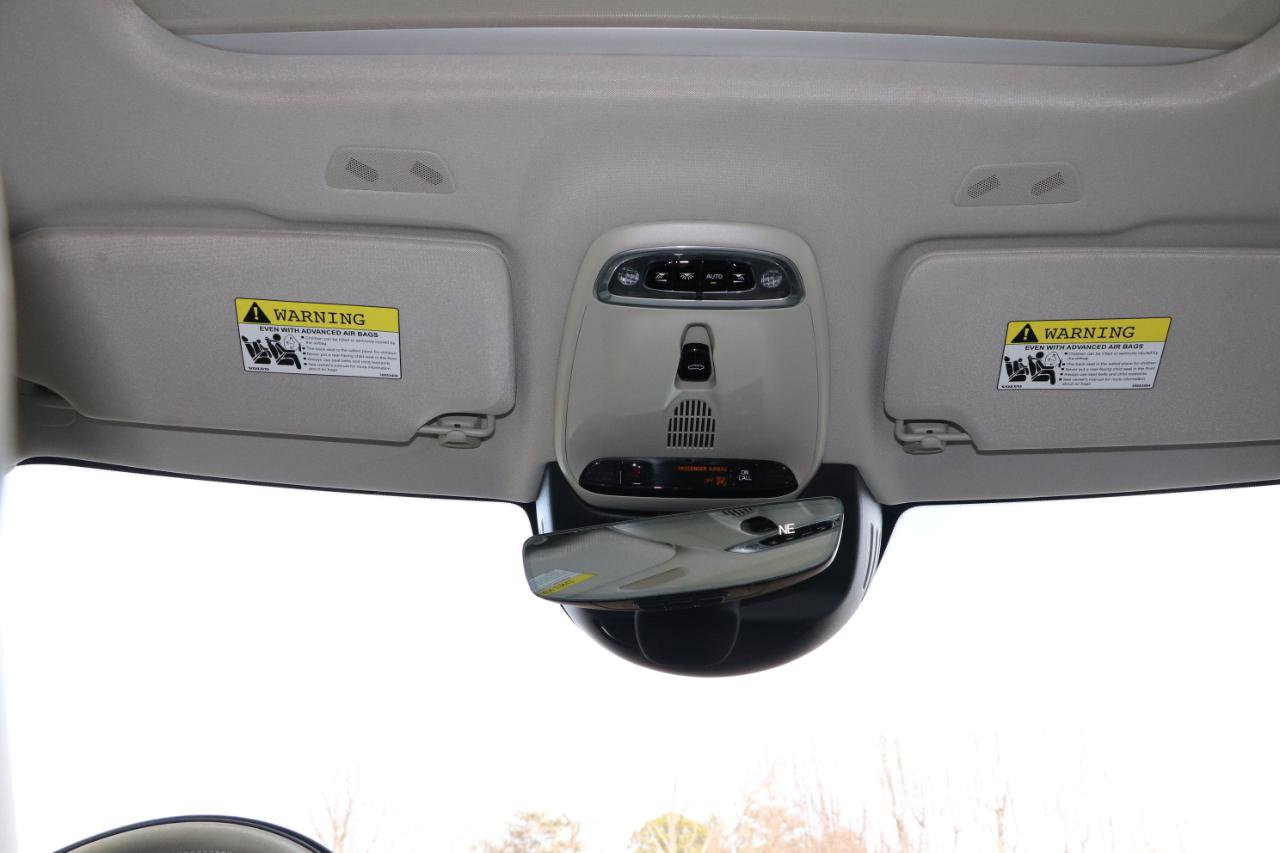 Used 2017 Volvo V90 T6 Cross Country image 43