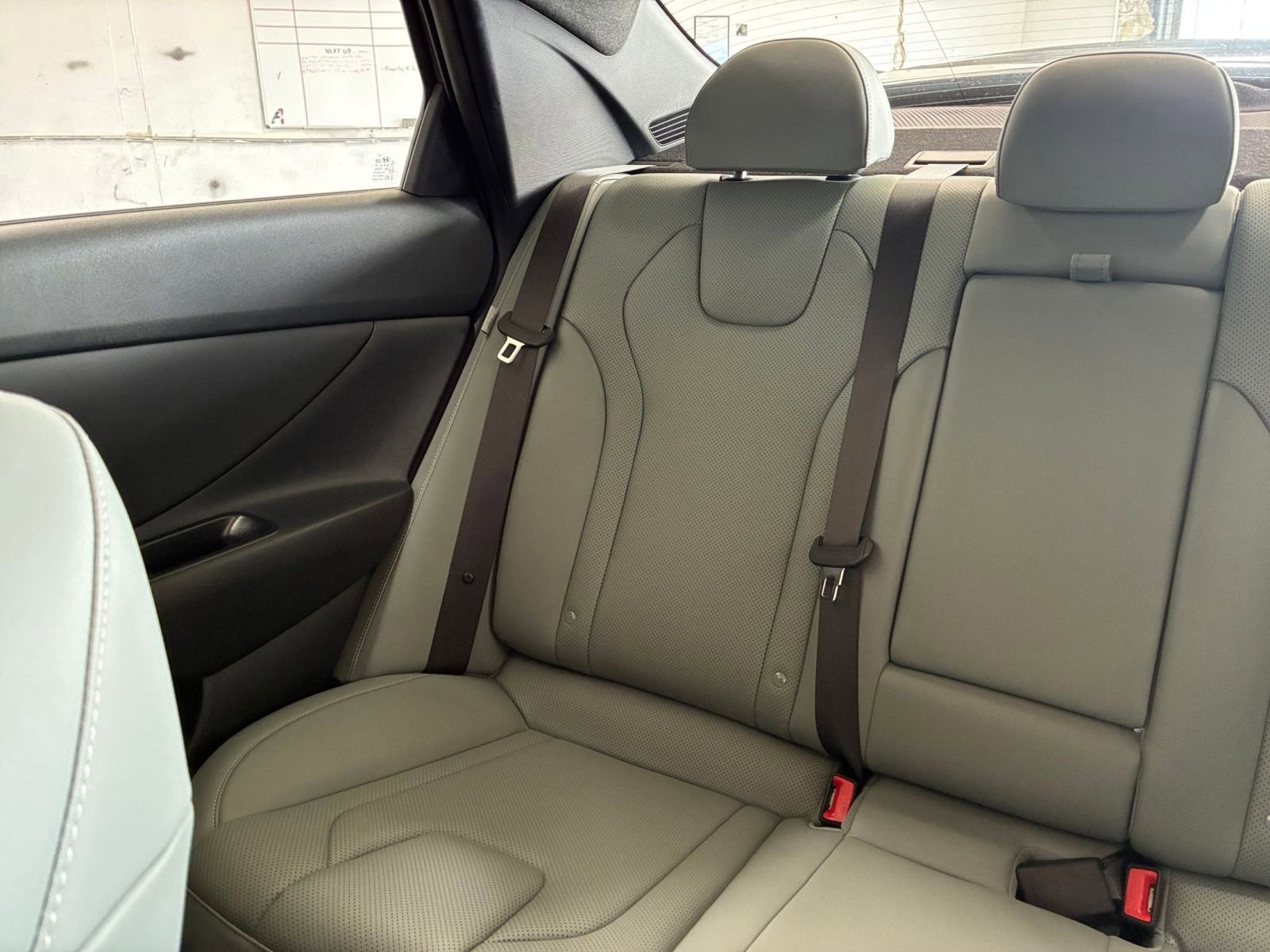 Used 2025 Hyundai Elantra Limited FWD image 41
