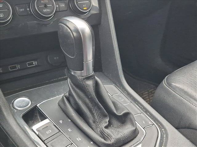 Used 2018 Volkswagen Tiguan SE AWD/4WD image 10
